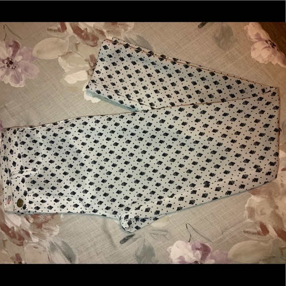 Pants! 👖 - Picture 2 of 12